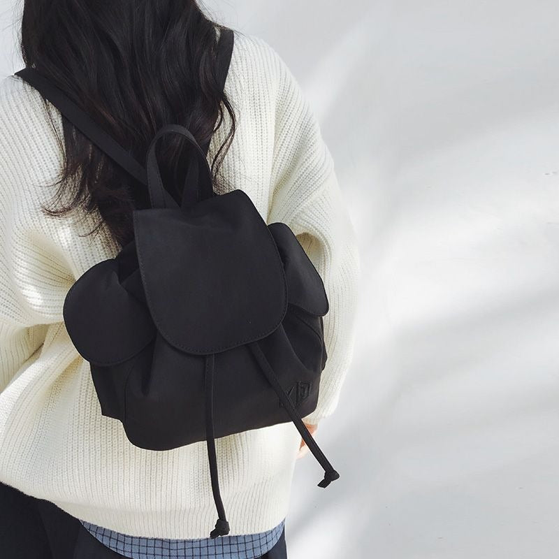 Lightweight And Versatile Casual Backpack in a Solid Color, Perfect for Travel Or School, Designed for Women